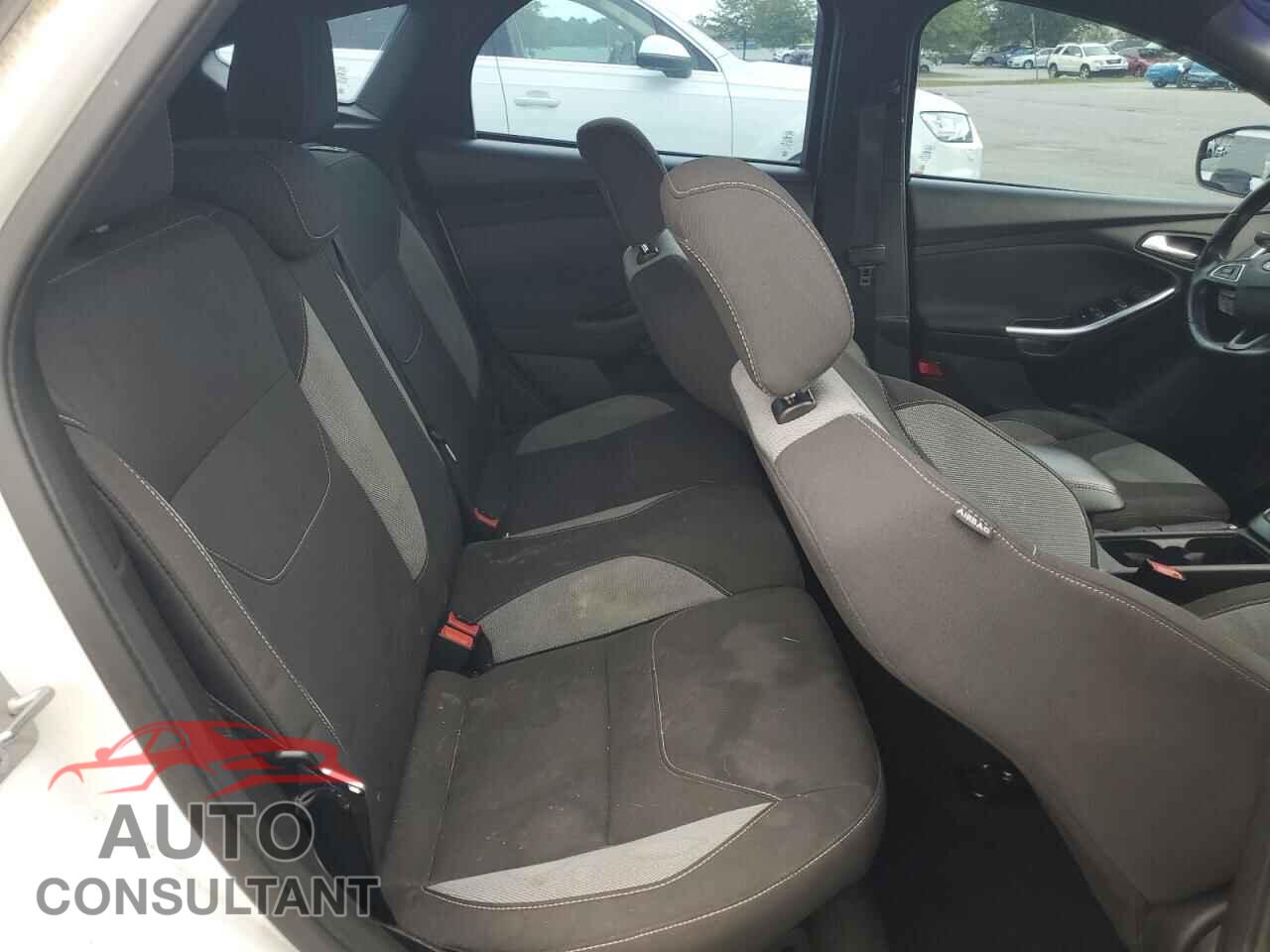FORD FOCUS 2016 - 1FADP3L98GL304149