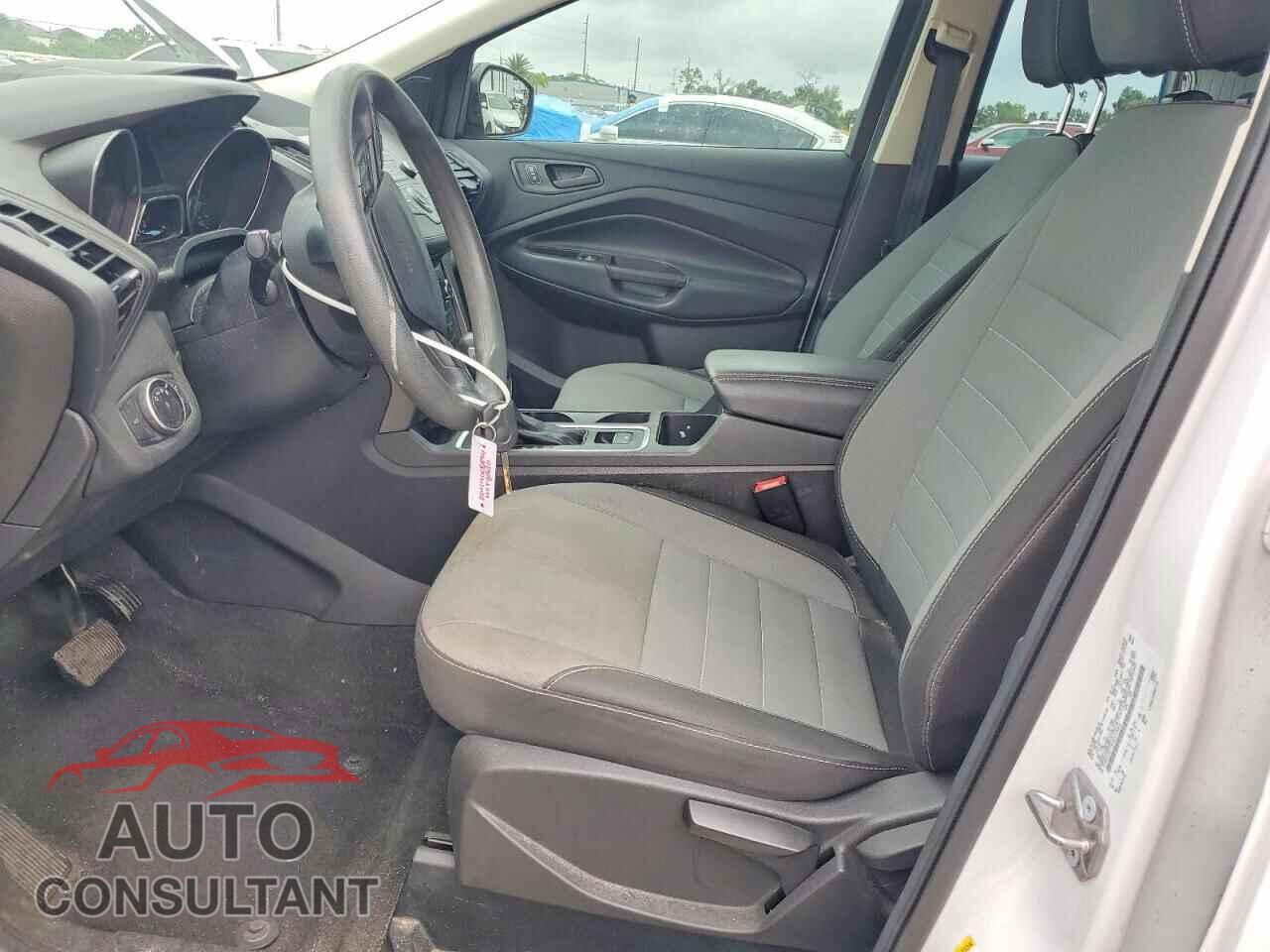 FORD ESCAPE 2017 - 1FMCU0F7XHUC73002