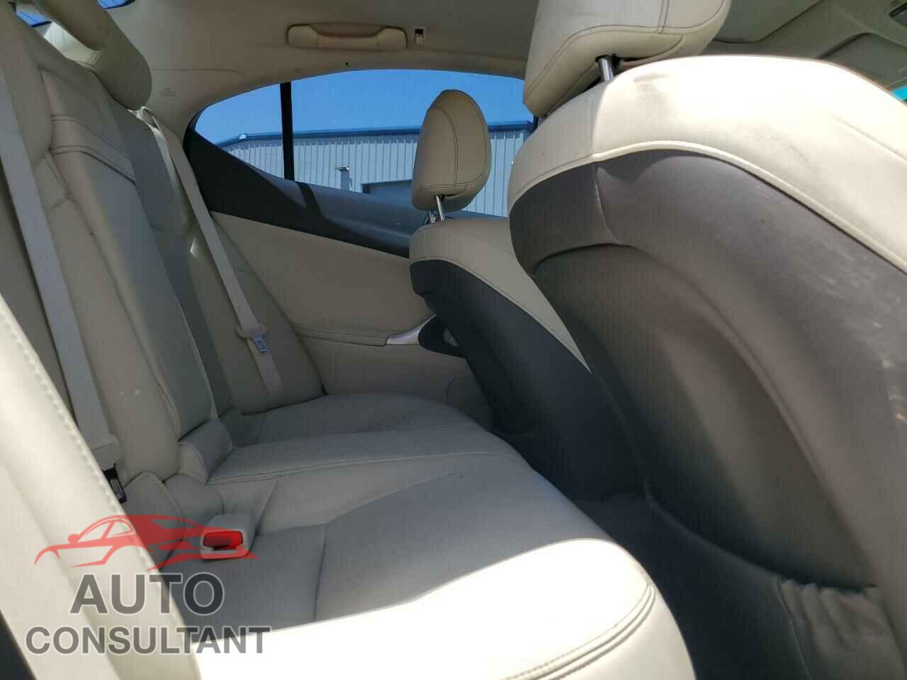 LEXUS IS 2011 - JTHBF5C28B5150072