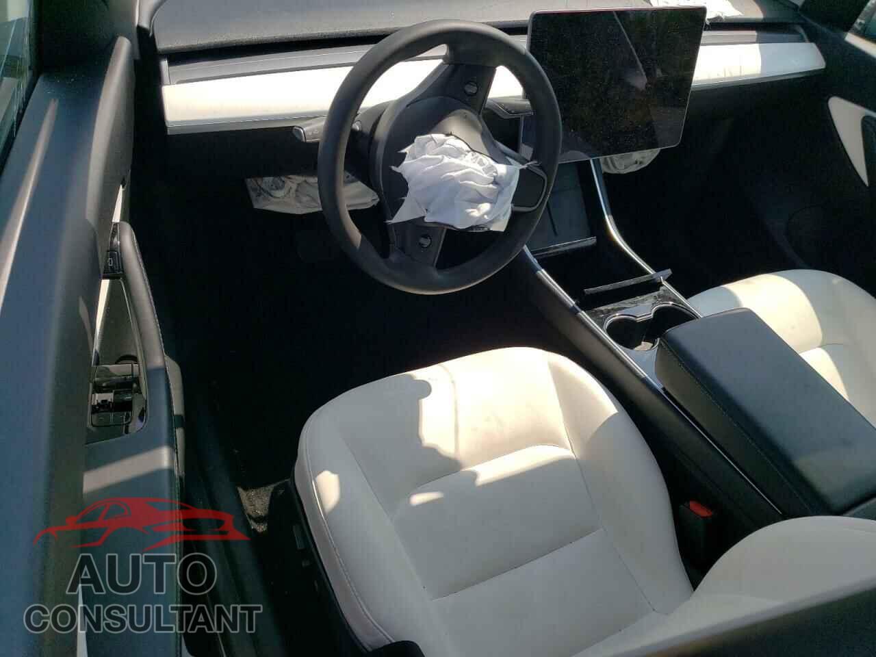 TESLA MODEL Y 2021 - 5YJYGDEEXMF085253