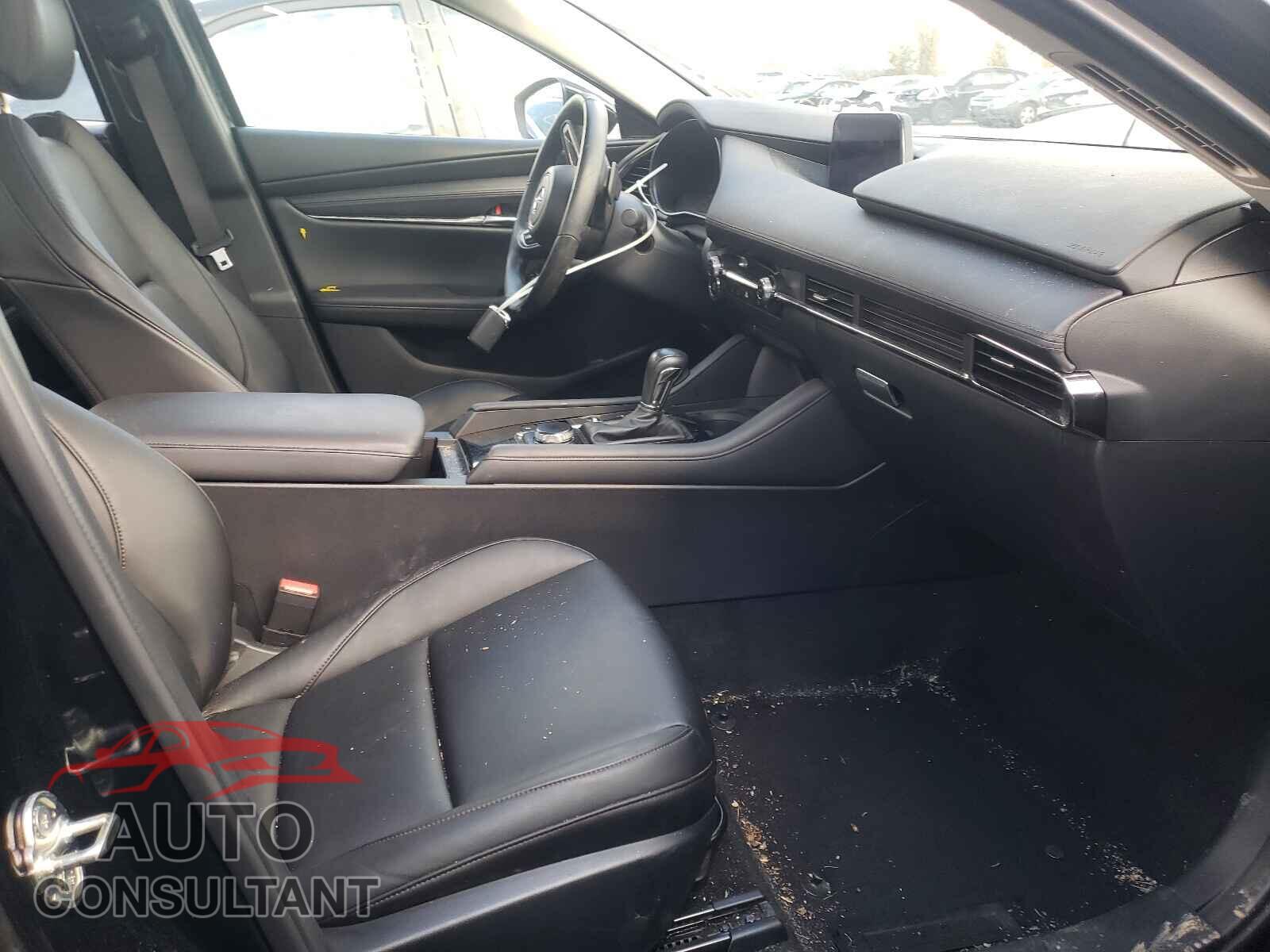 MAZDA 3 2021 - JM1BPBAY0M1309360