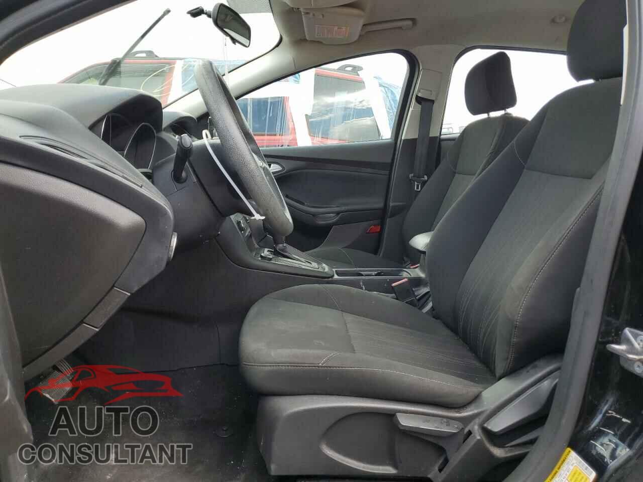 FORD FOCUS 2017 - 1FADP3F28HL283237