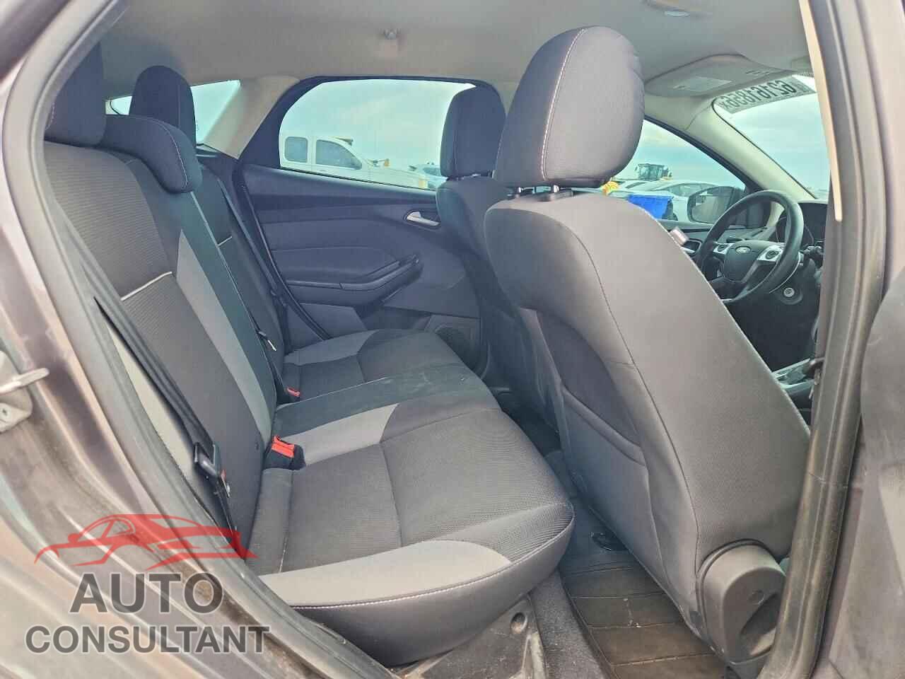 FORD FOCUS 2014 - 1FADP3K28EL363171