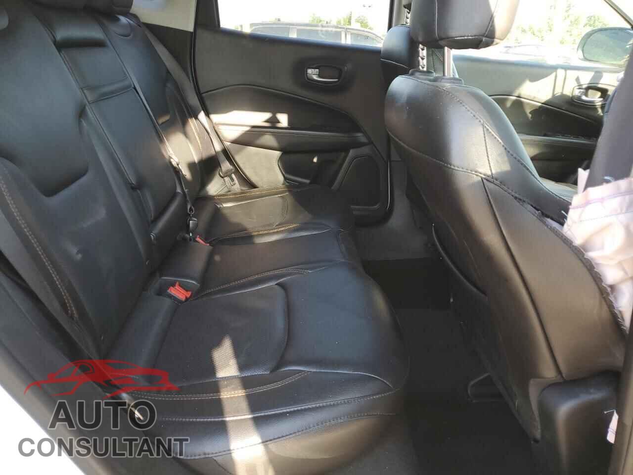 JEEP COMPASS 2018 - 3C4NJDCB2JT396847