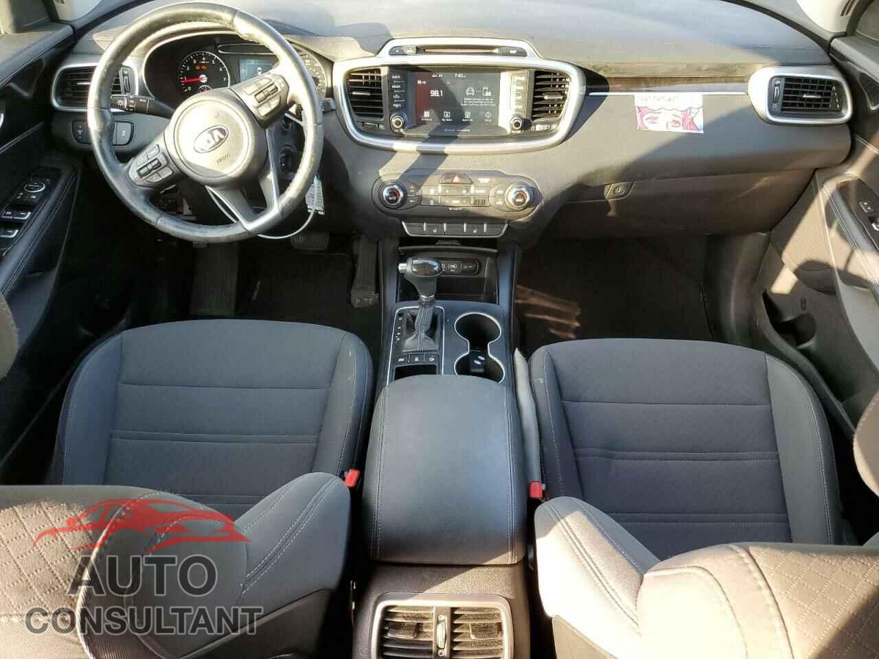 KIA SORENTO 2017 - 5XYPGDA31HG296579