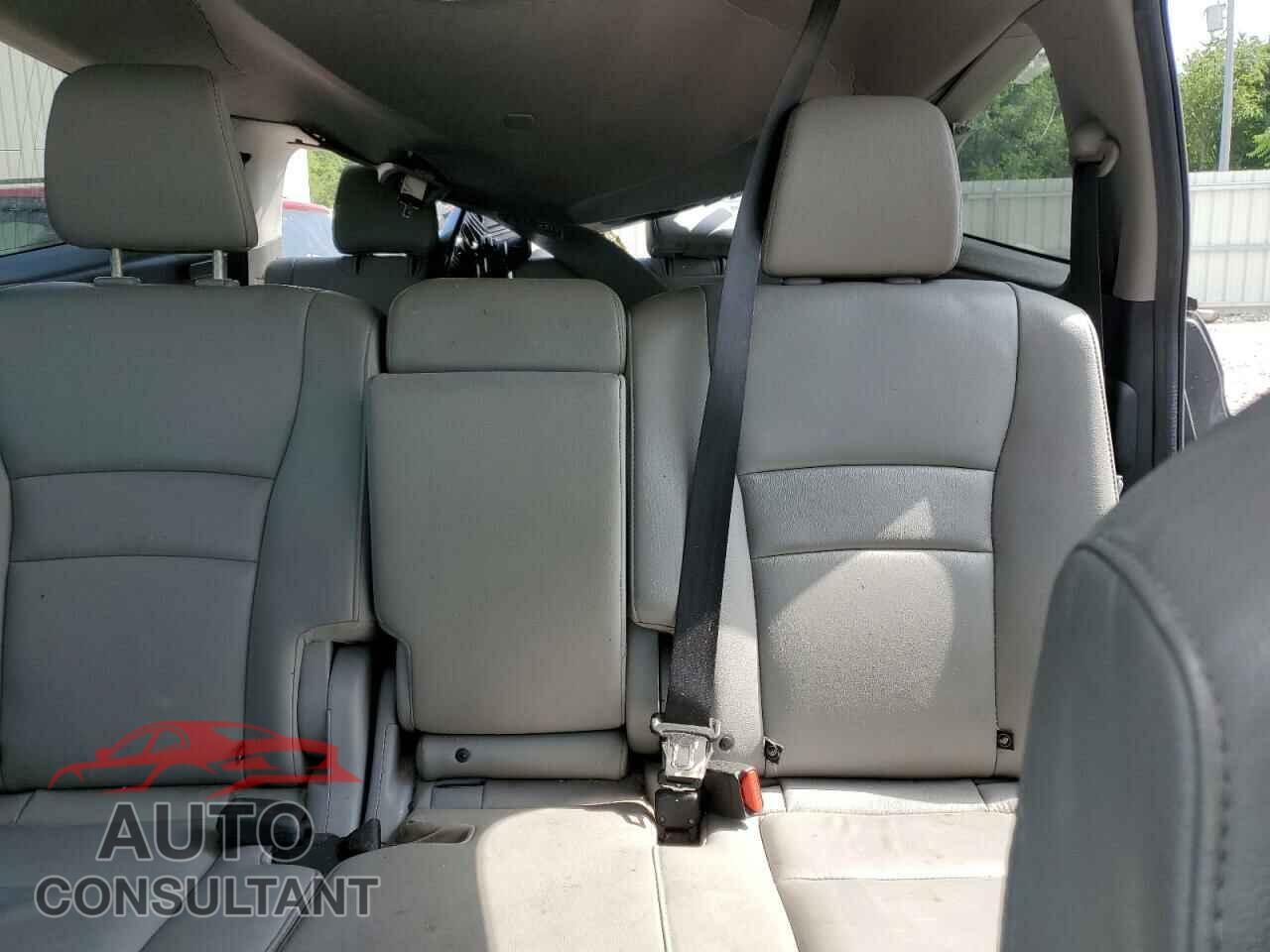 HONDA PILOT 2017 - 5FNYF6H51HB094231