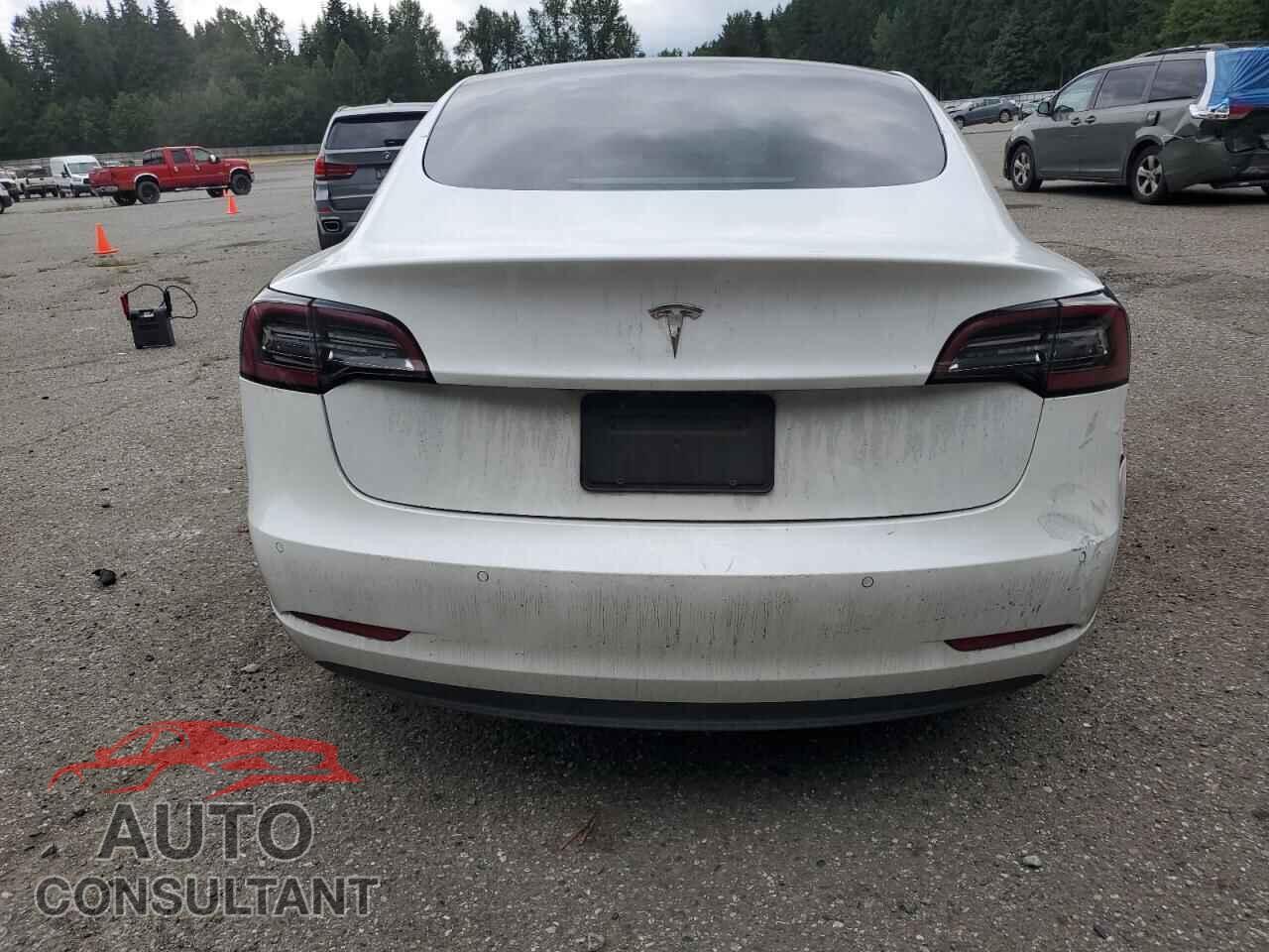 TESLA MODEL 3 2021 - 5YJ3E1EA2MF870703