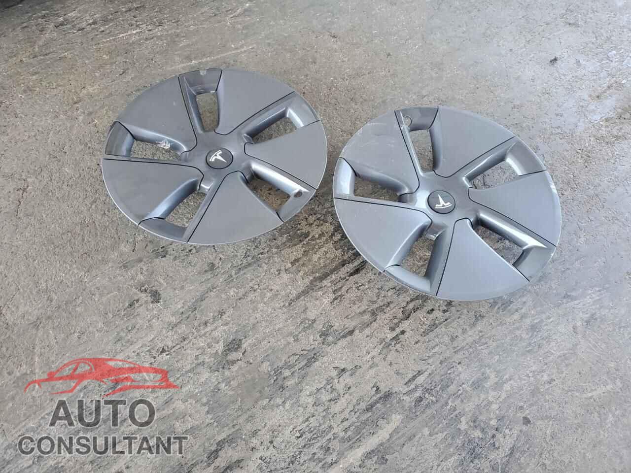 TESLA MODEL 3 2023 - 5YJ3E1EAXPF405767