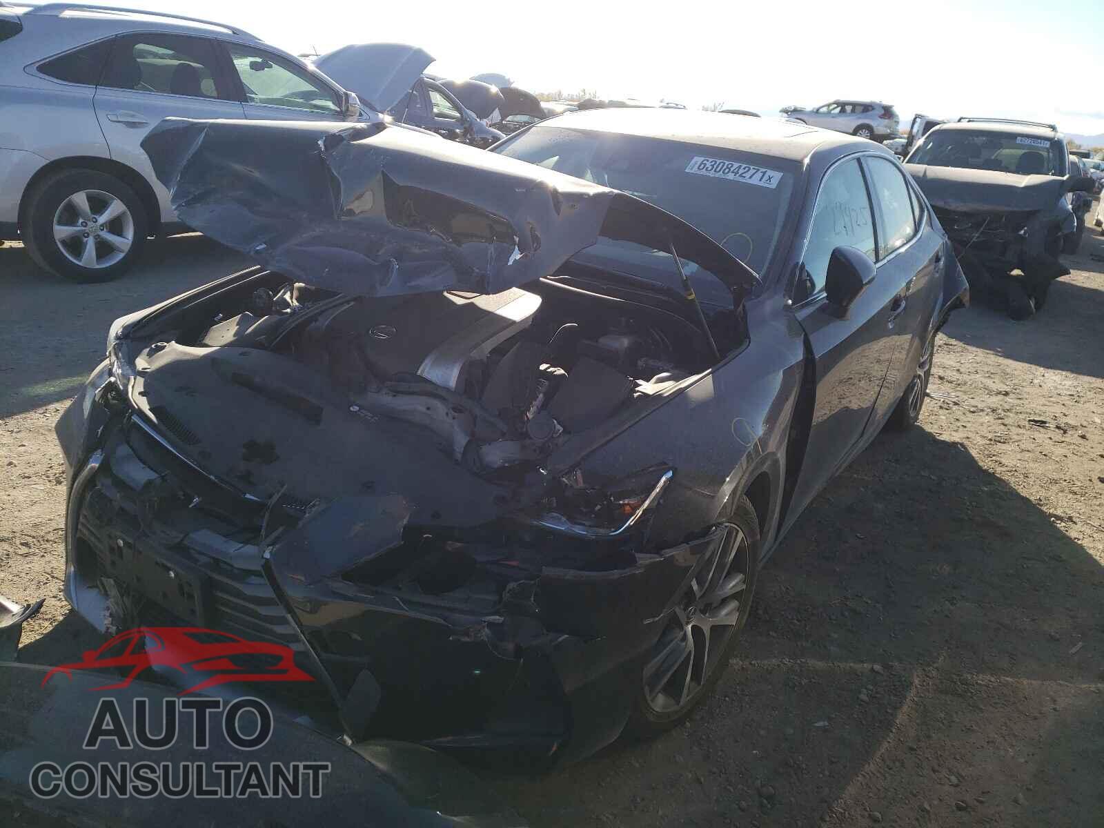 LEXUS IS 2018 - JTHC81D23J5033715