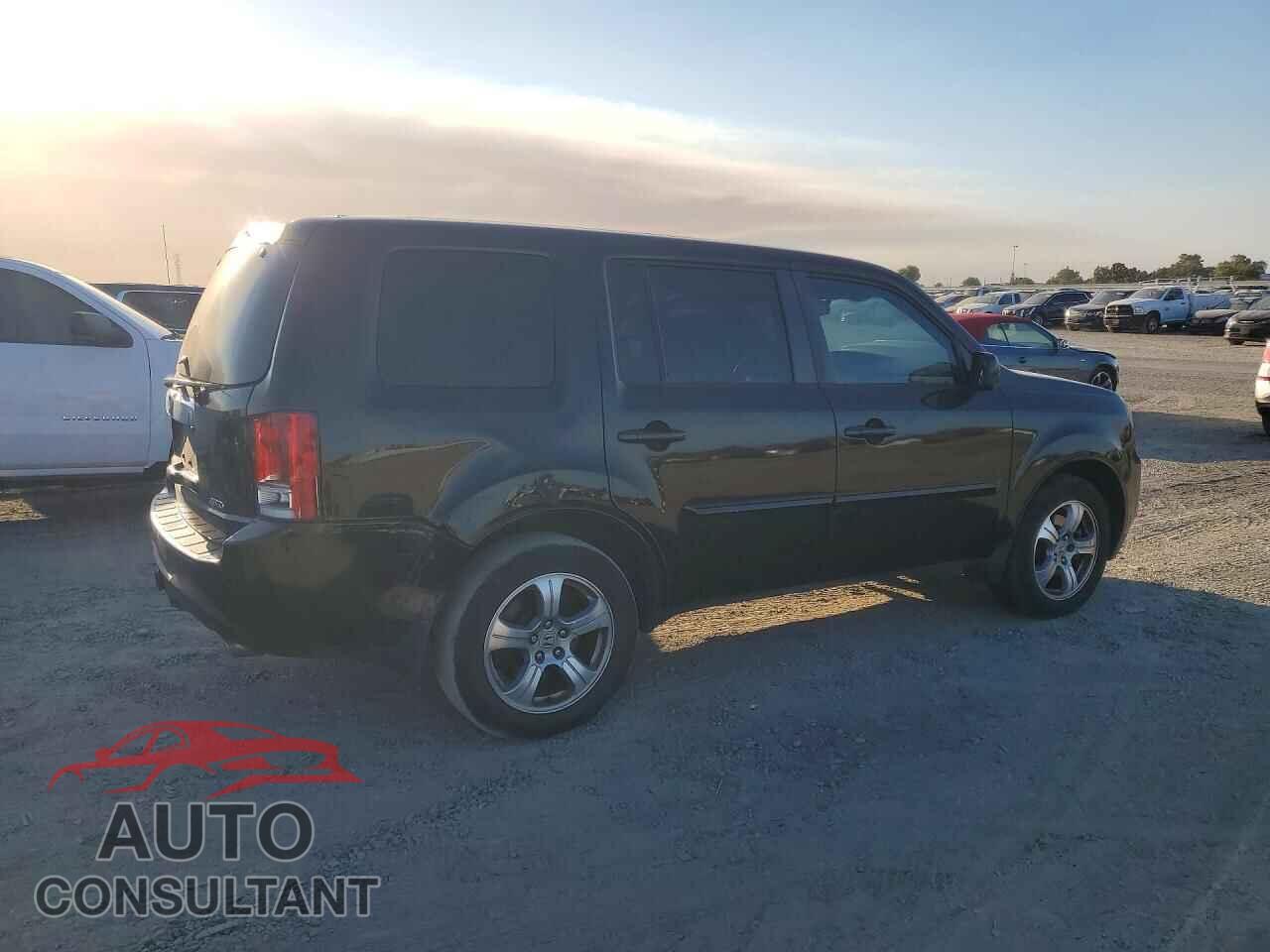 HONDA PILOT 2013 - 5FNYF4H5XDB008686