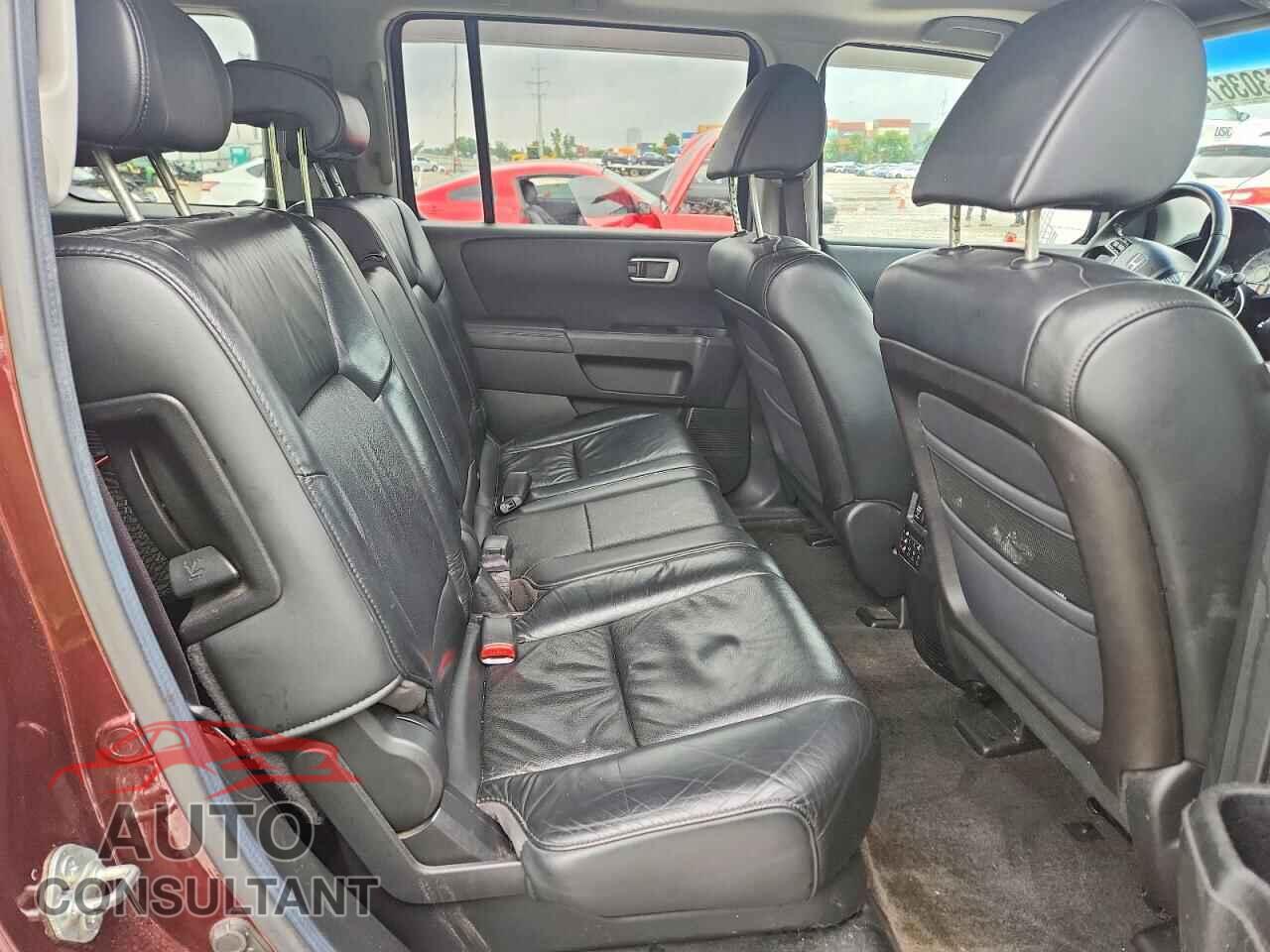 HONDA PILOT 2011 - 5FNYF4H6XBB098024