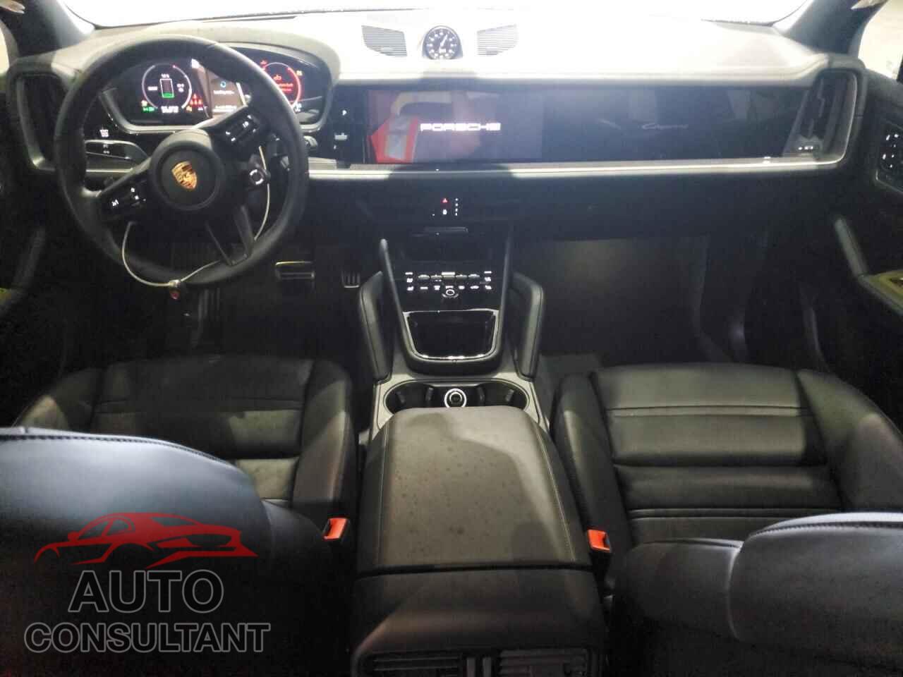 PORSCHE CAYENNE 2024 - WP1AN2AY0RDA40105