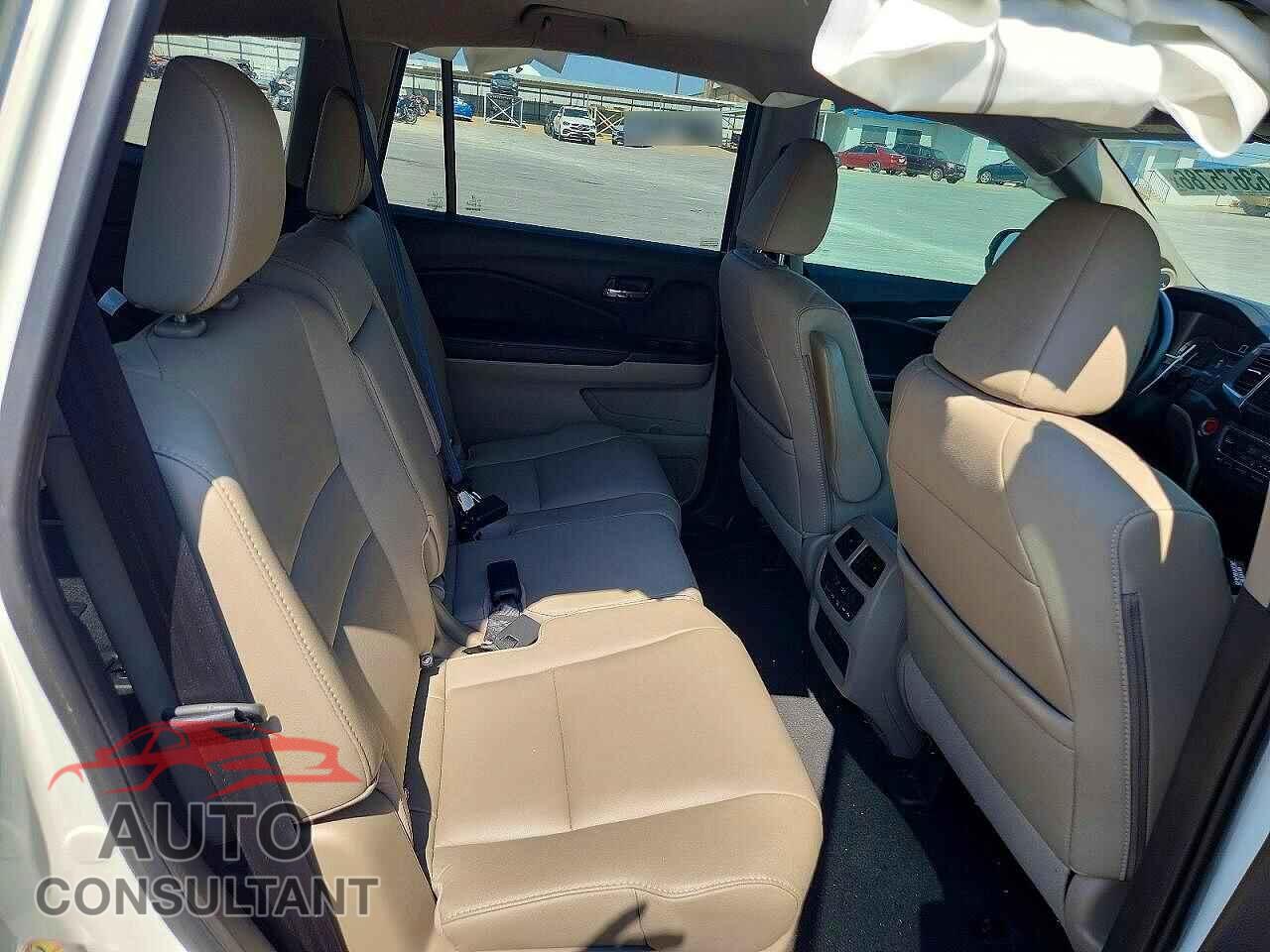 HONDA PILOT 2017 - 5FNYF5H55HB009577