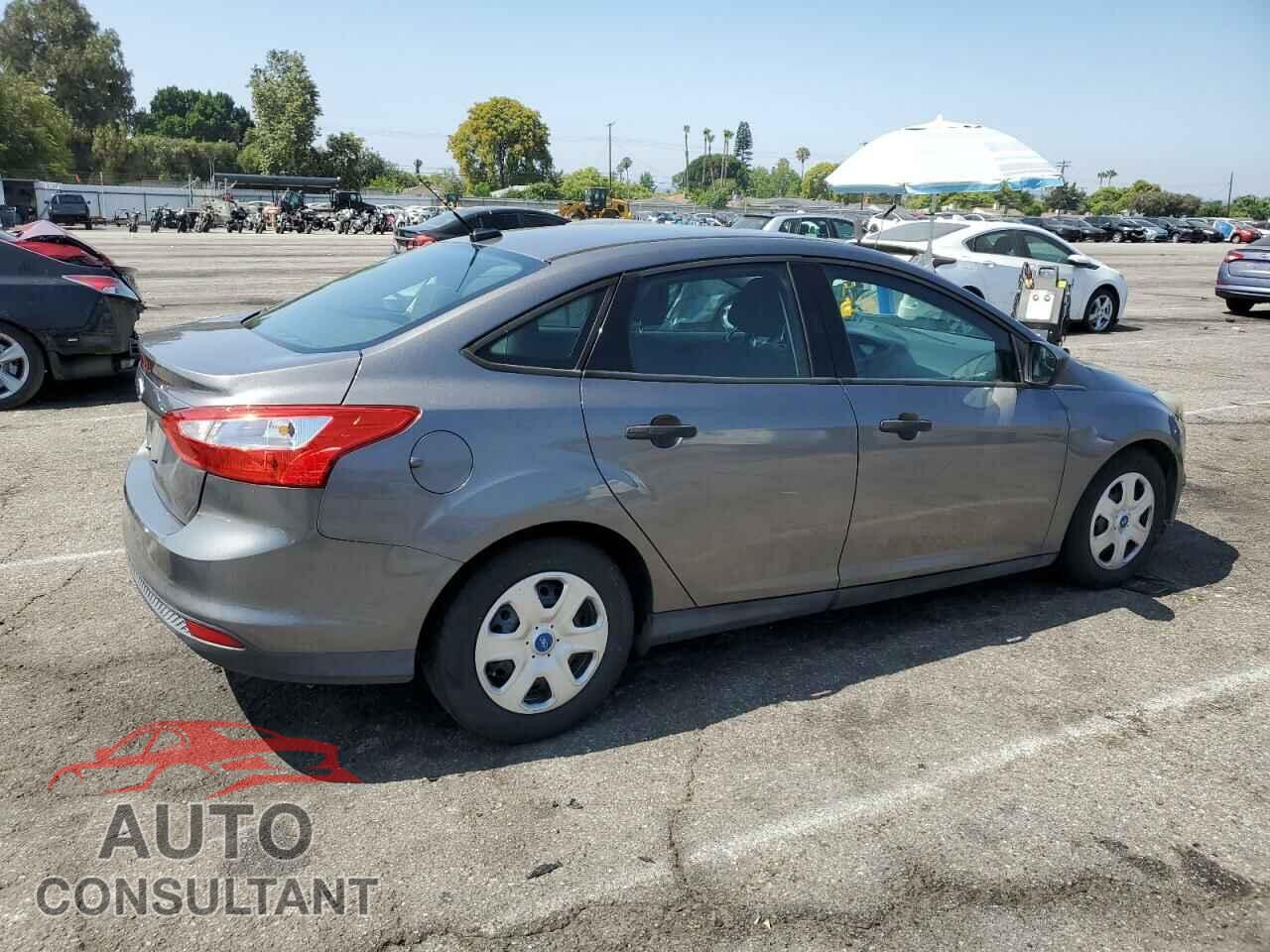 FORD FOCUS 2012 - 1FAHP3E21CL155207