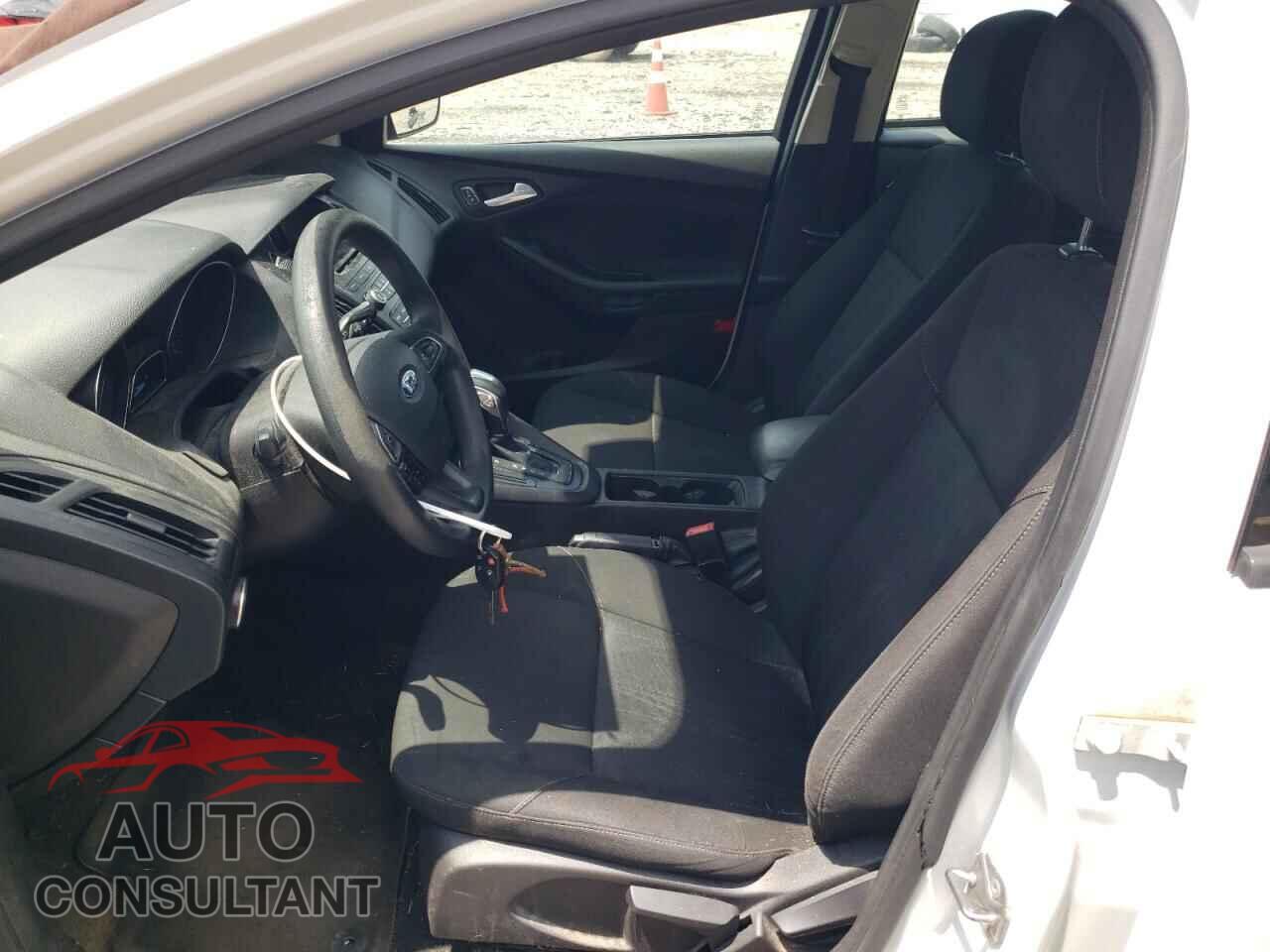 FORD FOCUS 2015 - 1FADP3F24FL340093