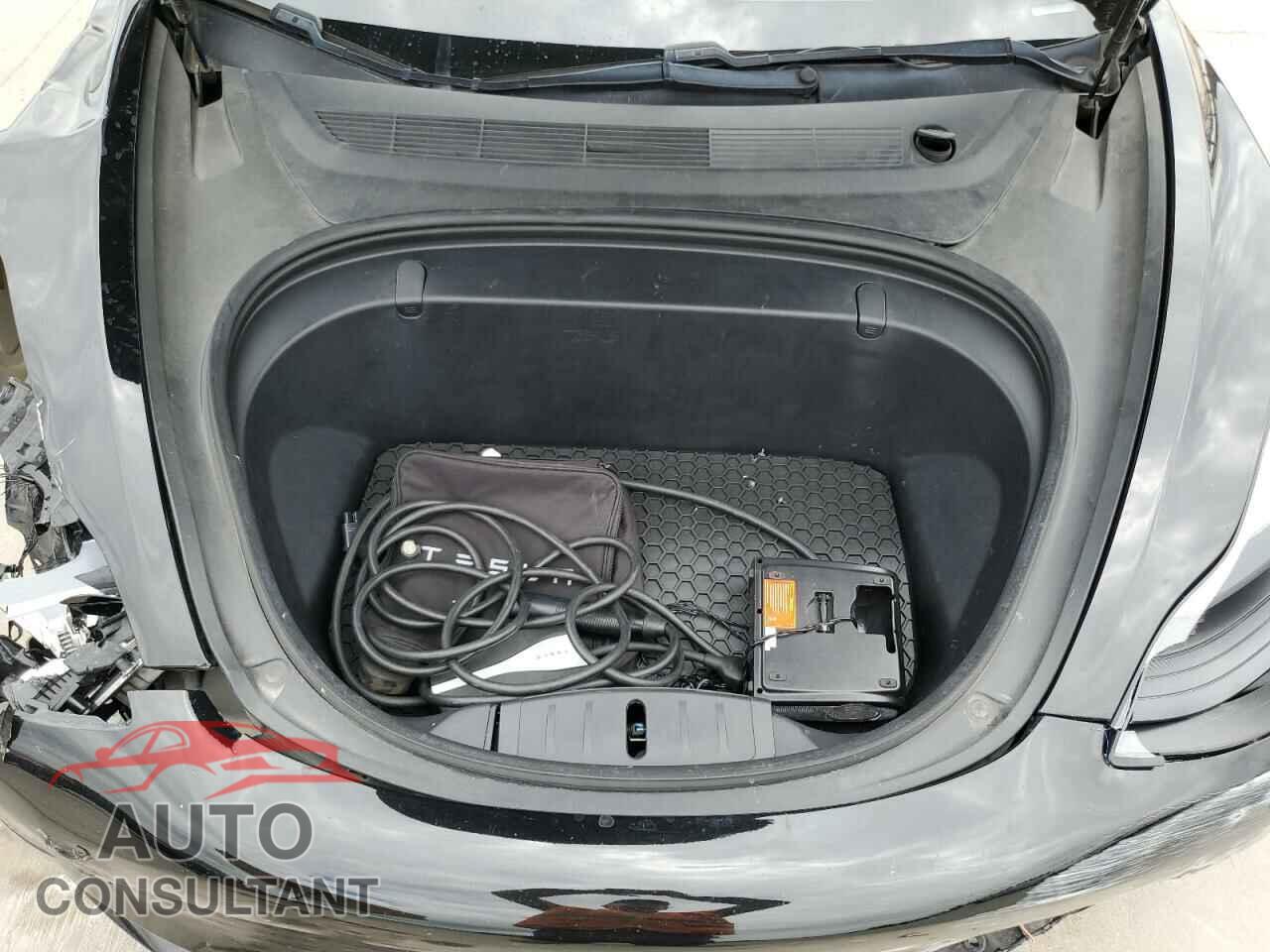 TESLA MODEL 3 2018 - 5YJ3E1EA1JF157335