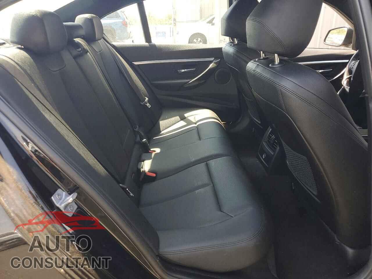 BMW 3 SERIES 2018 - WBA8B9C56JEE81675