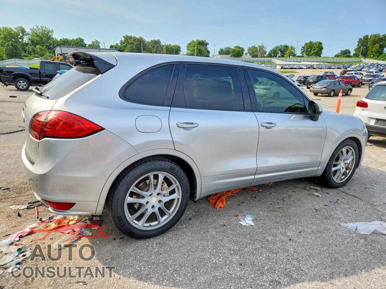PORSCHE CAYENNE 2012 - WP1AA2A2XCLA07214