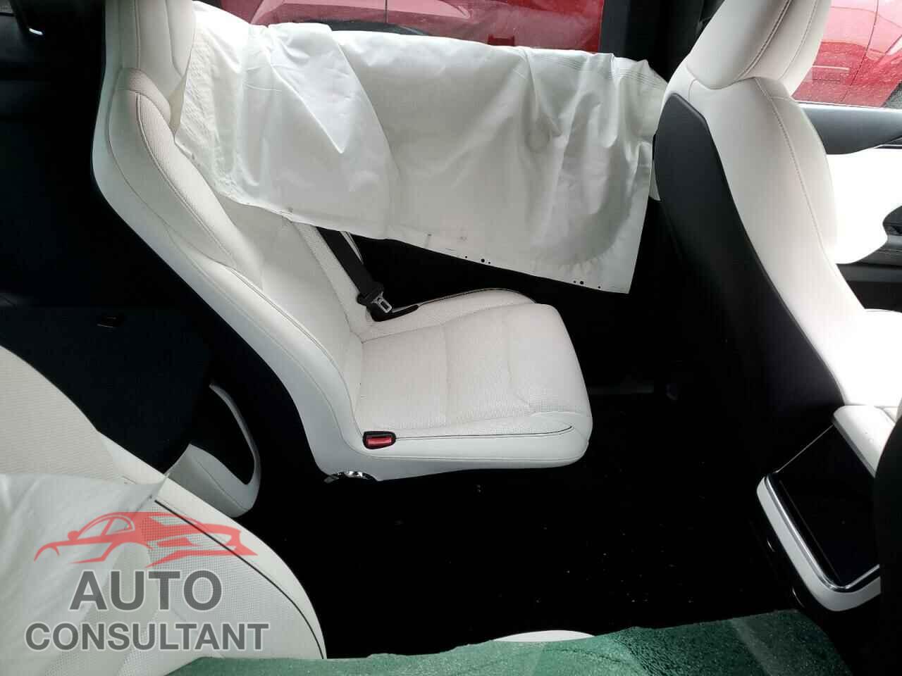 TESLA MODEL X 2022 - 7SAXCBE6XNF331789