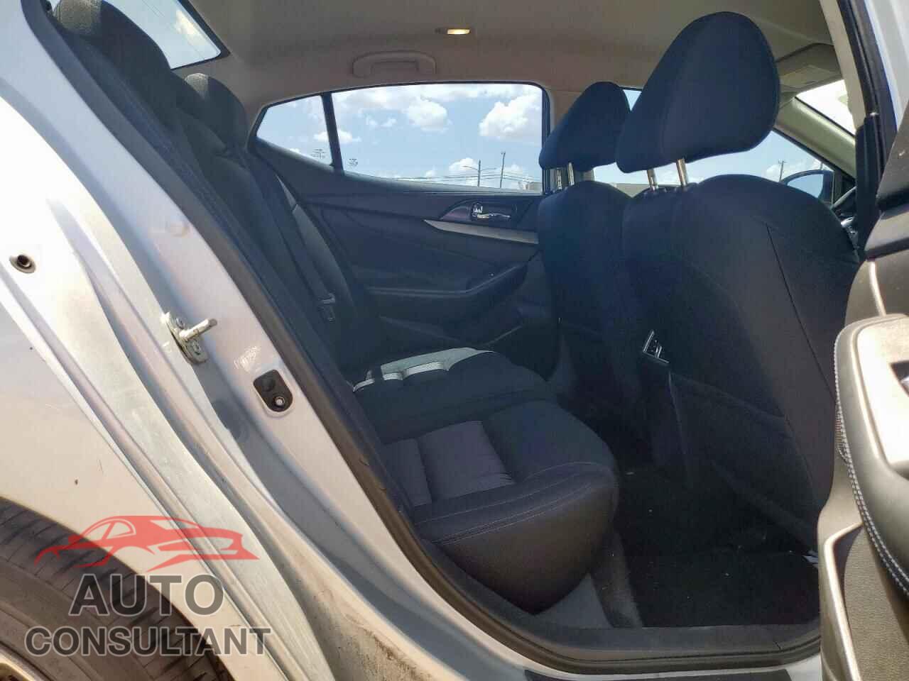 NISSAN MAXIMA 2017 - 1N4AA6AP7HC390160