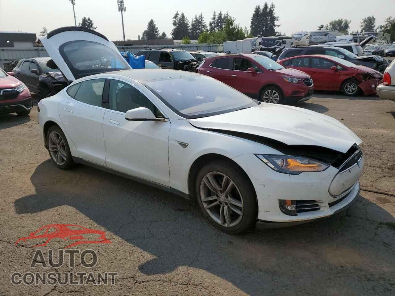 TESLA MODEL S 2013 - 5YJSA1CN7DFP20227