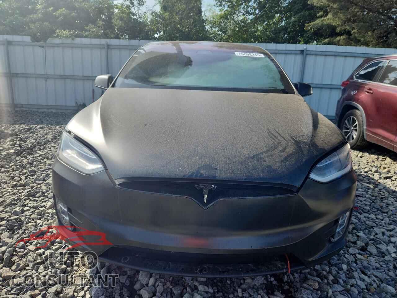 TESLA MODEL X 2017 - 5YJXCBE21HF070096
