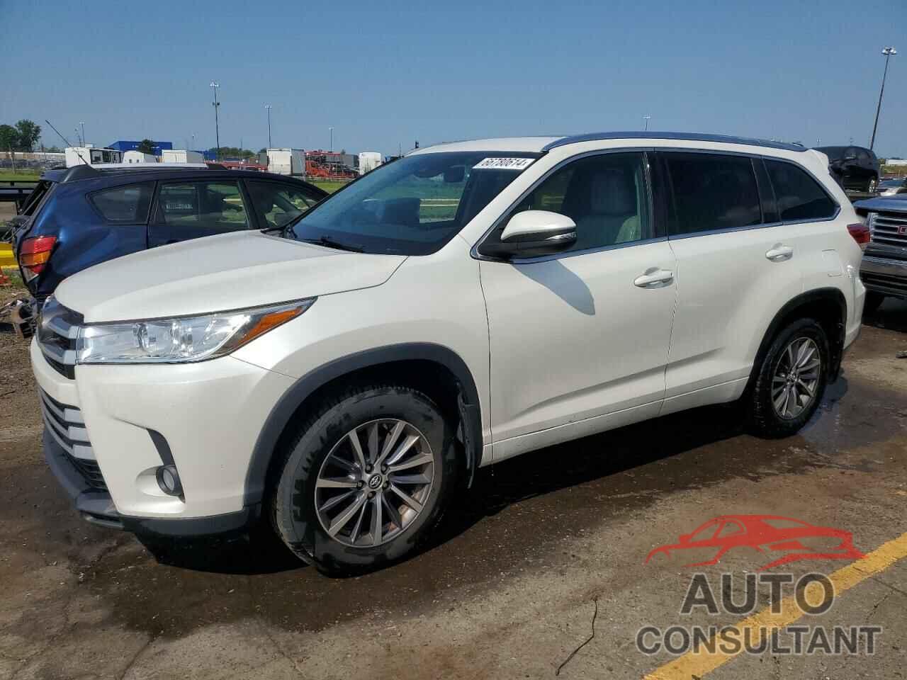 TOYOTA HIGHLANDER 2018 - 5TDJZRFH6JS529060