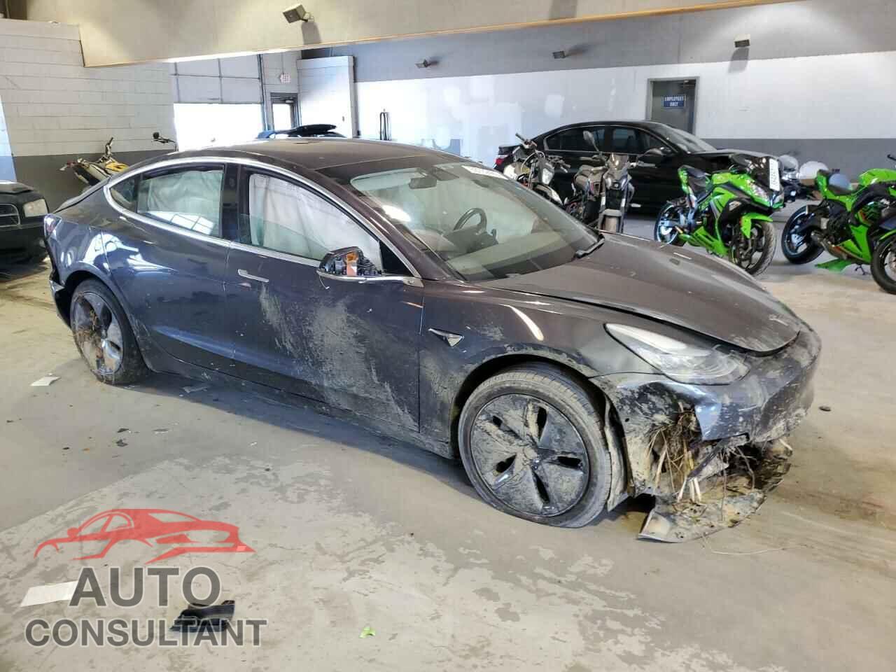 TESLA MODEL 3 2018 - 5YJ3E1EA8JF052629