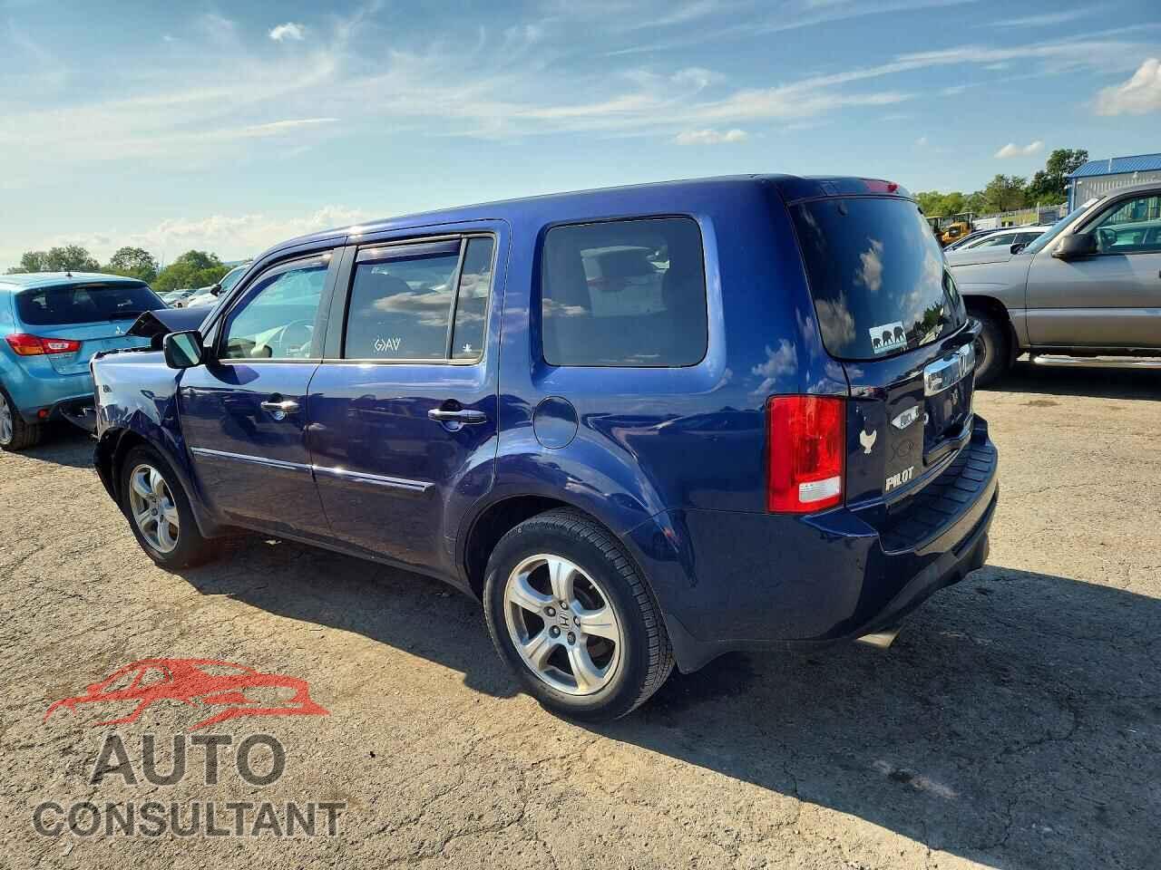 HONDA PILOT 2015 - 5FNYF4H52FB070795