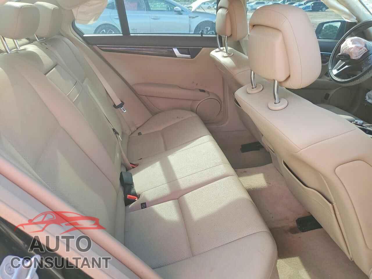 MERCEDES-BENZ C-CLASS 2013 - WDDGF8AB5DR283661