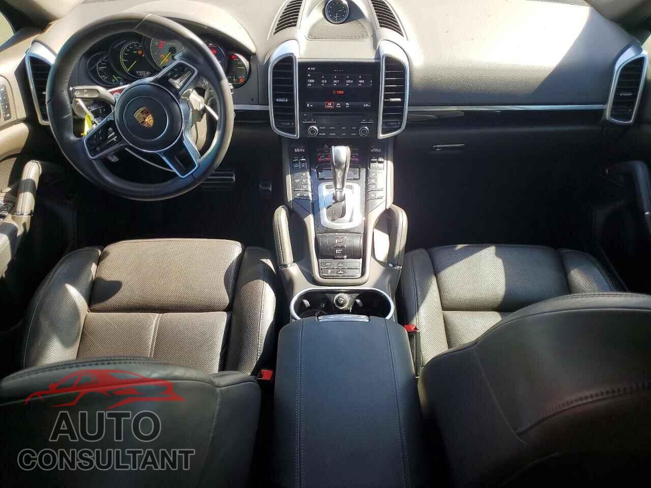 PORSCHE CAYENNE 2017 - WP1AE2A27HLA75689