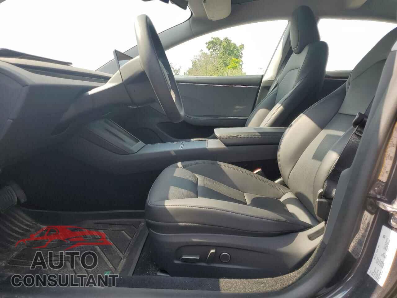 TESLA MODEL 3 2024 - 5YJ3E1EA0RF725361