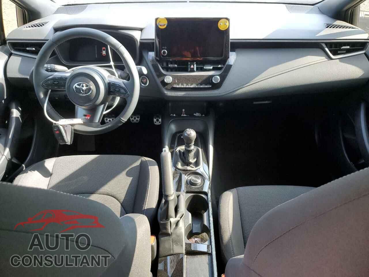 TOYOTA GR COROLLA 2024 - JTNABAAE8RA012964