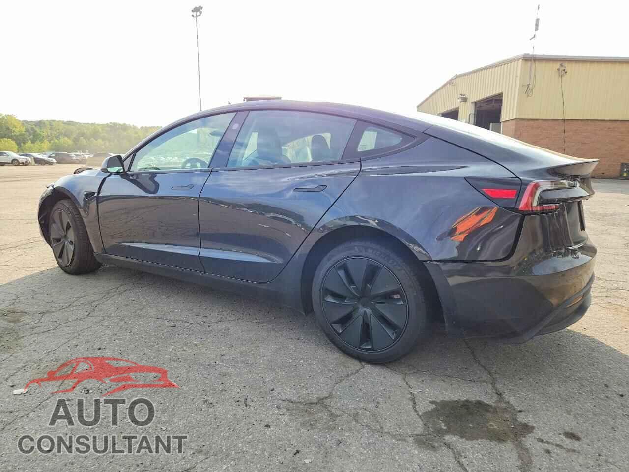TESLA MODEL 3 2024 - 5YJ3E1EA8RF855792
