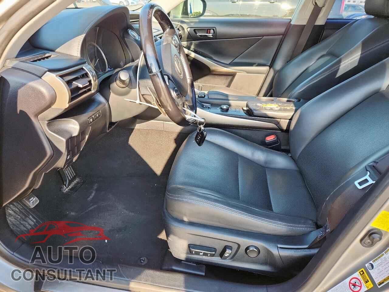 LEXUS IS 2015 - JTHBF1D28F5075175