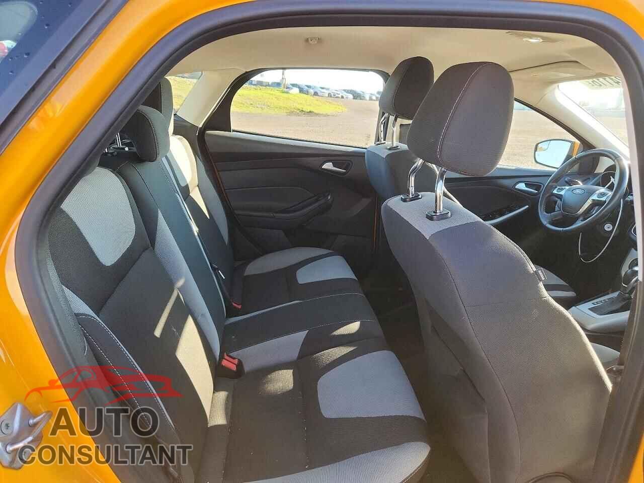 FORD FOCUS 2012 - 1FAHP3K26CL110459