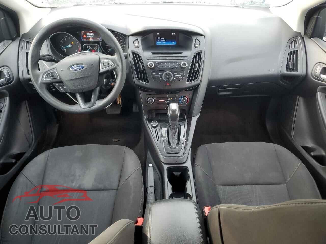 FORD FOCUS 2015 - 1FADP3F23FL243189