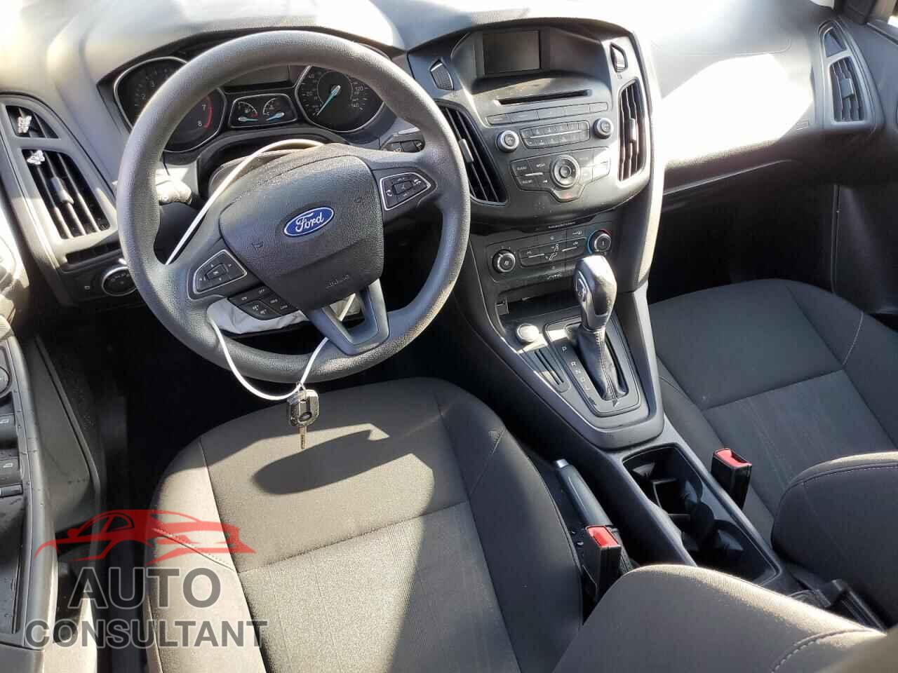 FORD FOCUS 2015 - 1FADP3F23FL376342