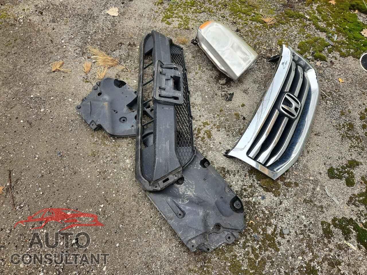 HONDA PILOT 2013 - 5FNYF4H5XDB005707
