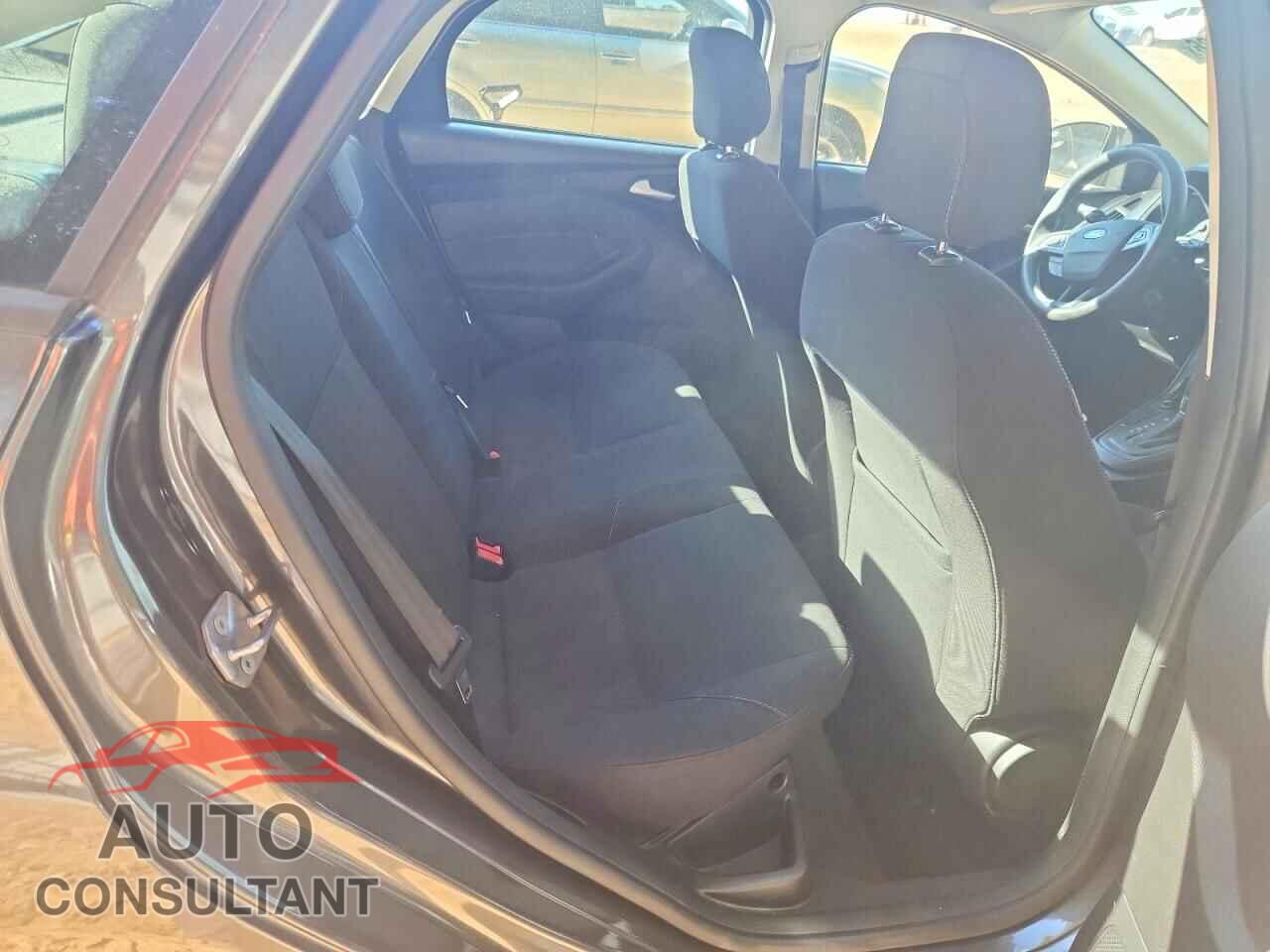 FORD FOCUS 2018 - 1FADP3F27JL277855
