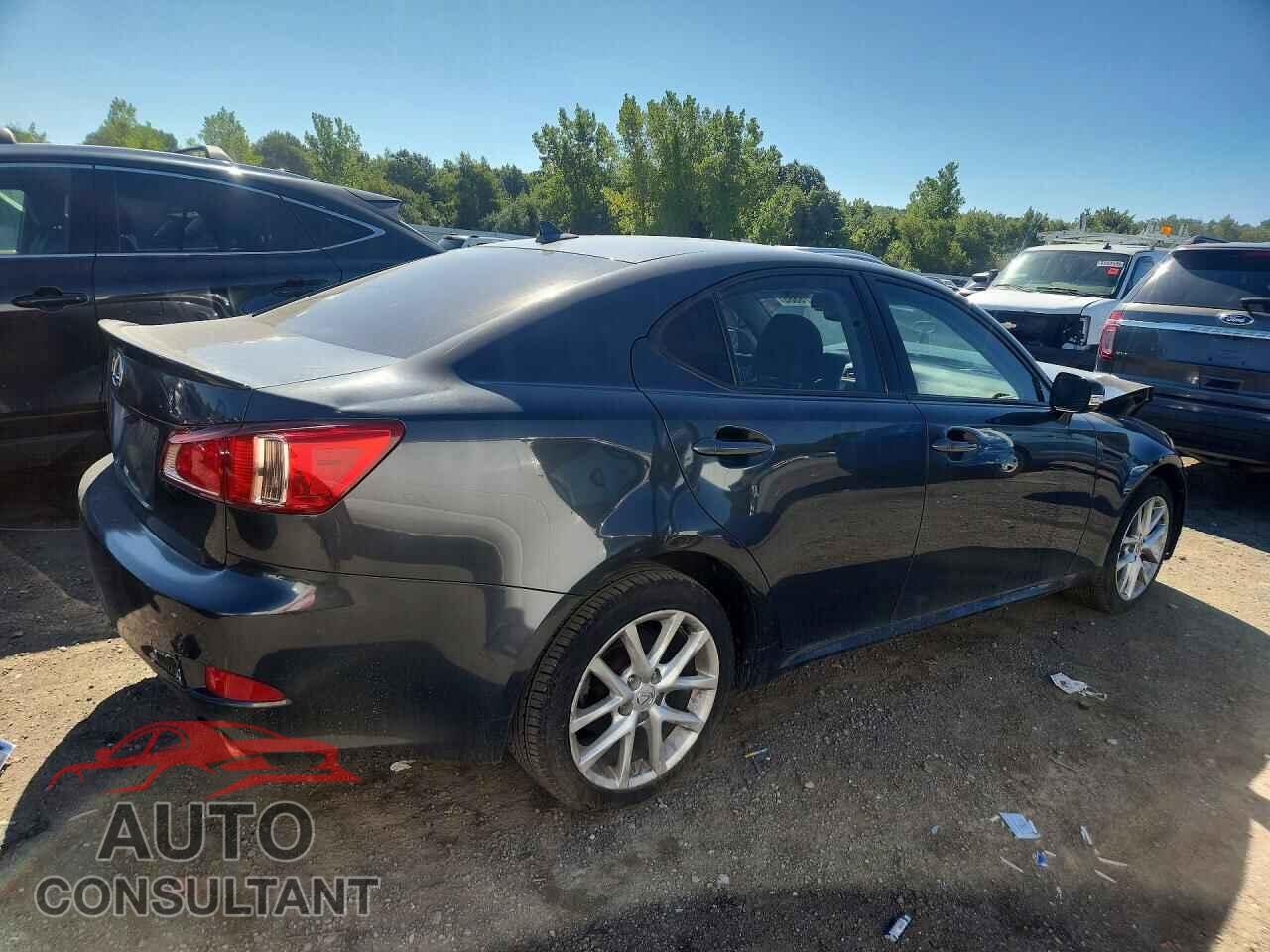 LEXUS IS 2011 - JTHCF5C27B5048380