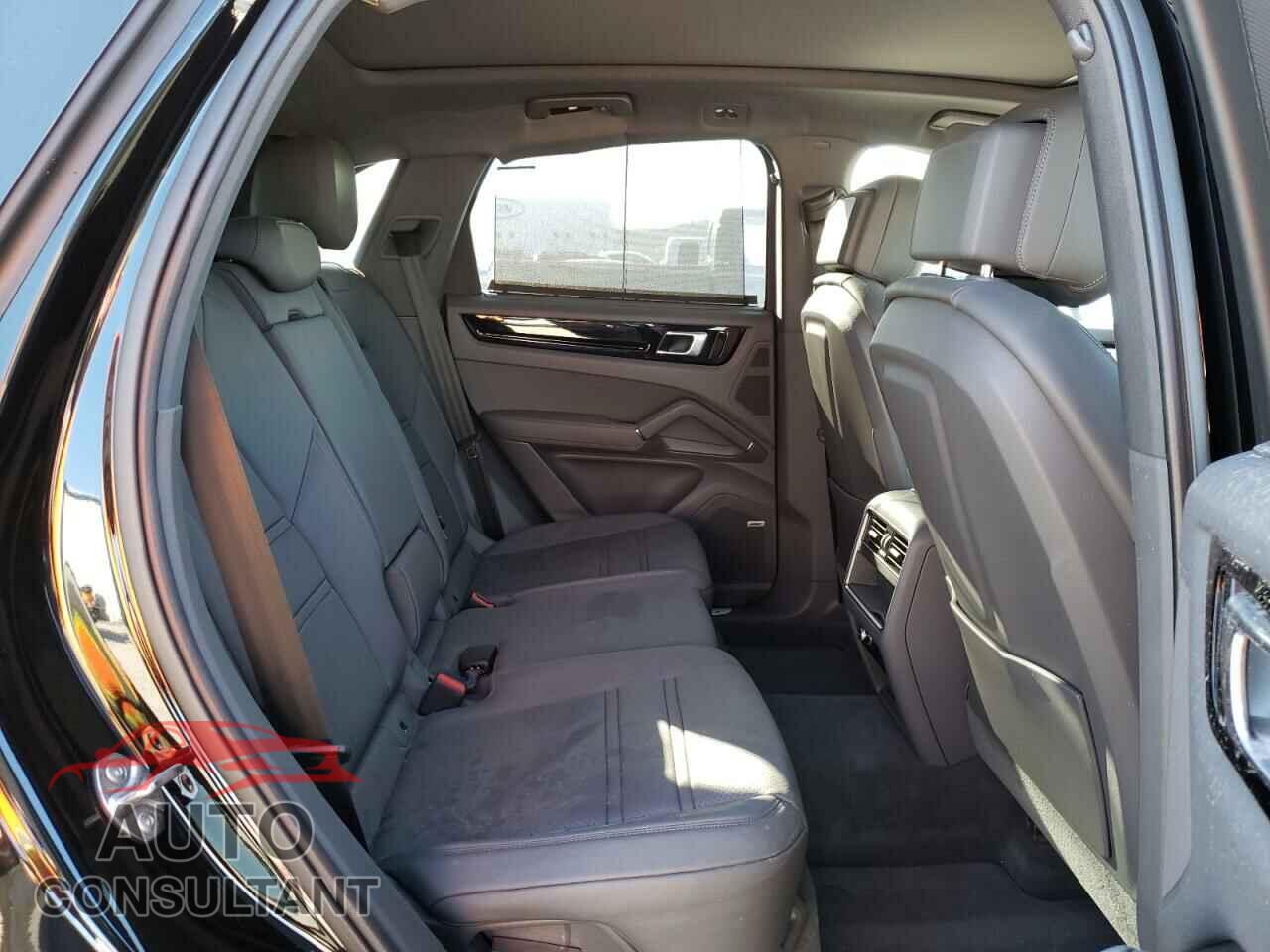 PORSCHE CAYENNE 2020 - WP1AB2AY2LDA28425
