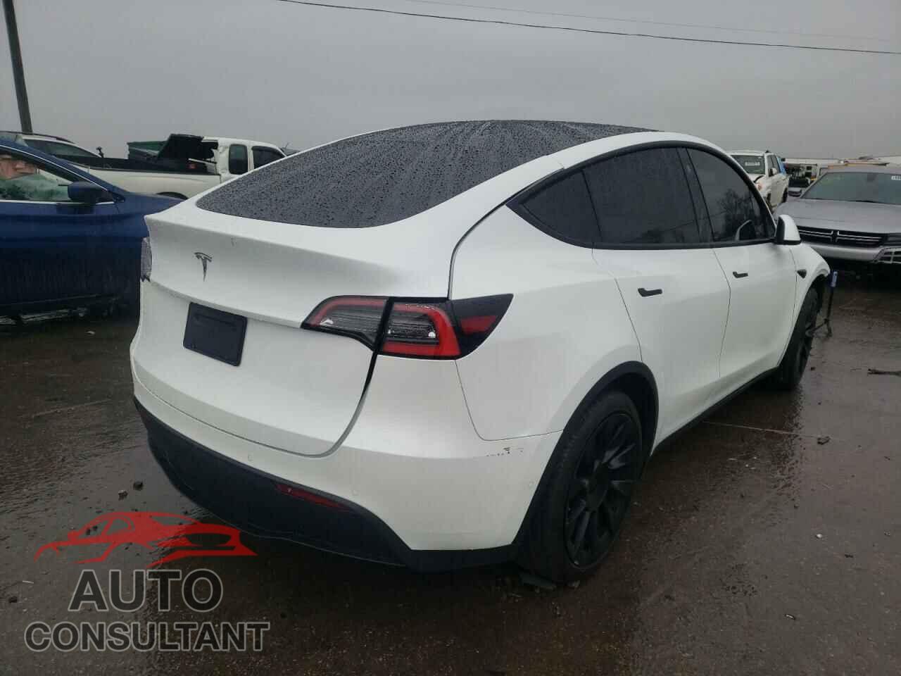 TESLA MODEL Y 2021 - 5YJYGDED5MF122636
