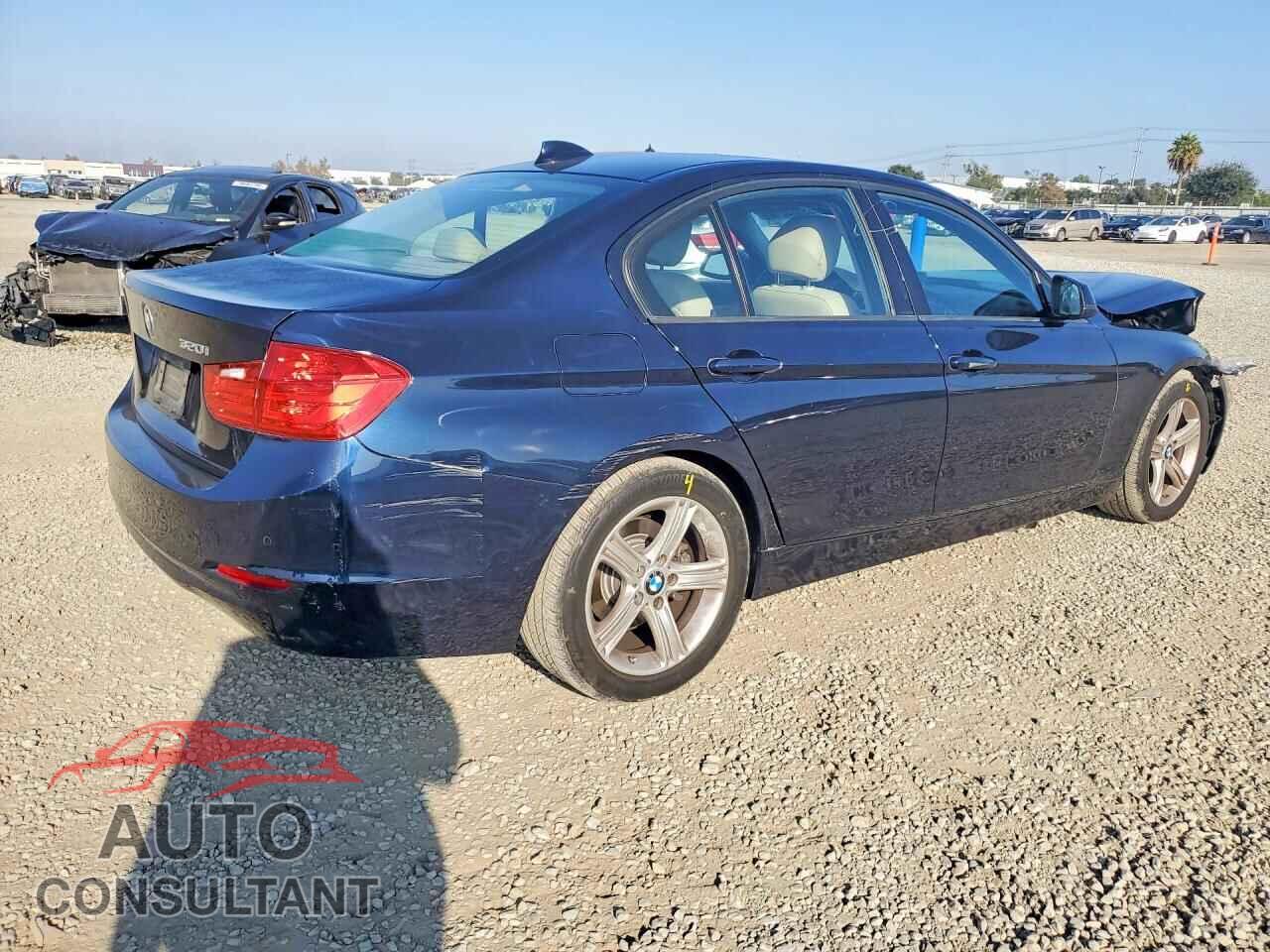 BMW 3 SERIES 2015 - WBA3B1G52FNT04552