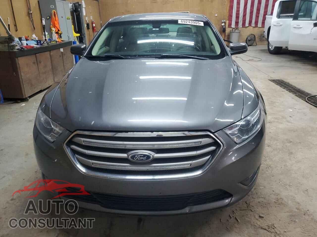 FORD TAURUS 2013 - 1FAHP2H88DG115579