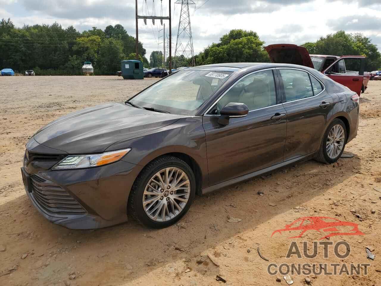 TOYOTA CAMRY 2018 - 4T1B11HK2JU070297