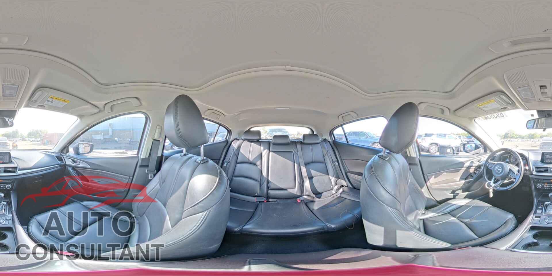 MAZDA 3 2018 - 3MZBN1L33JM218211