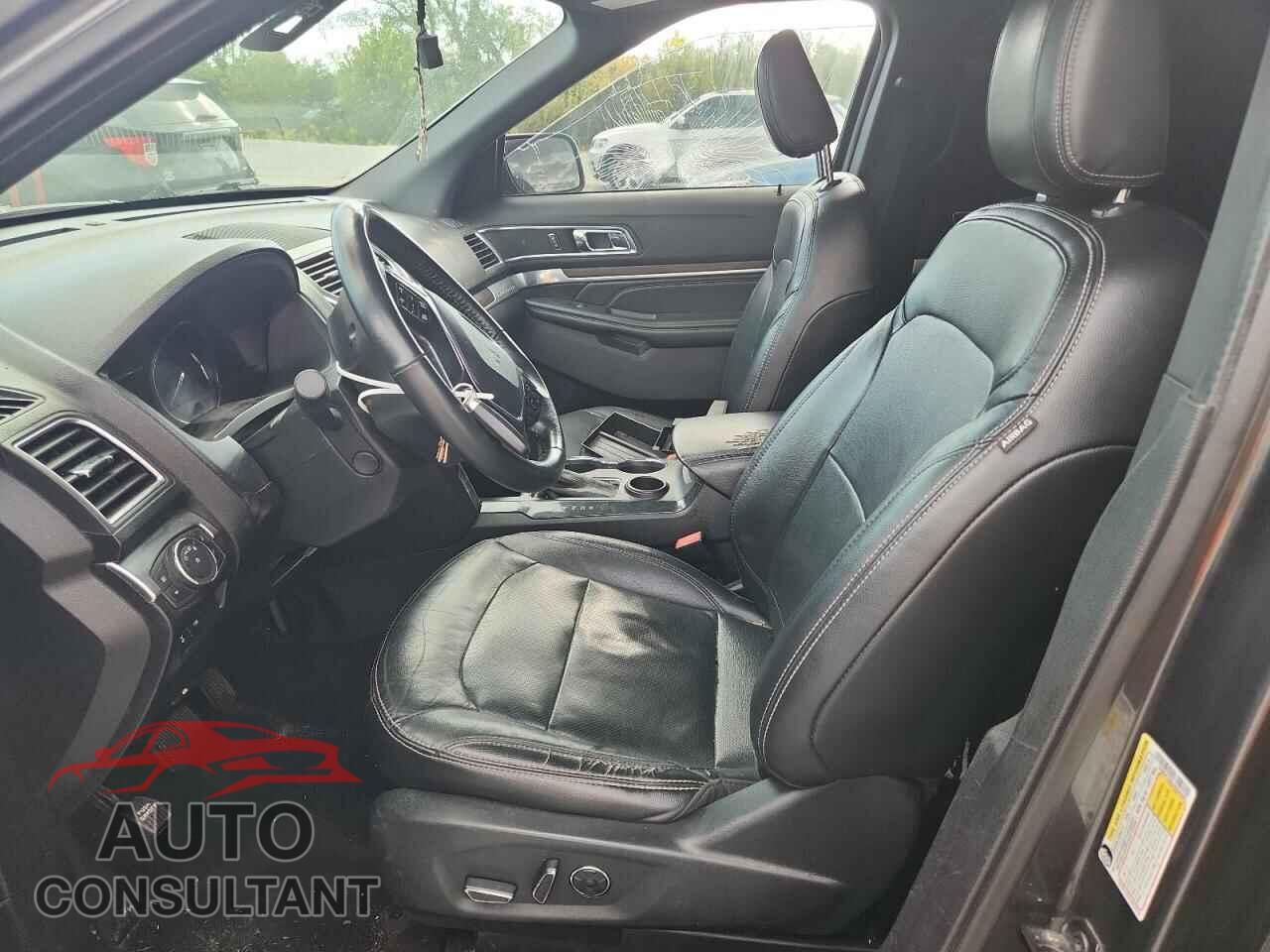 FORD EXPLORER 2018 - 1FM5K7F86JGC64009