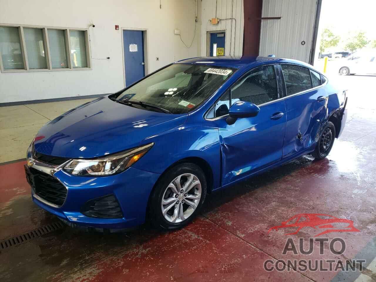 CHEVROLET CRUZE 2019 - 1G1BE5SM1K7138057