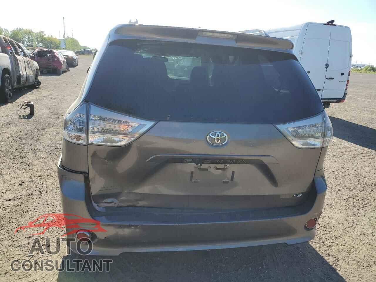 TOYOTA SIENNA 2013 - 5TDXK3DC8DS400485